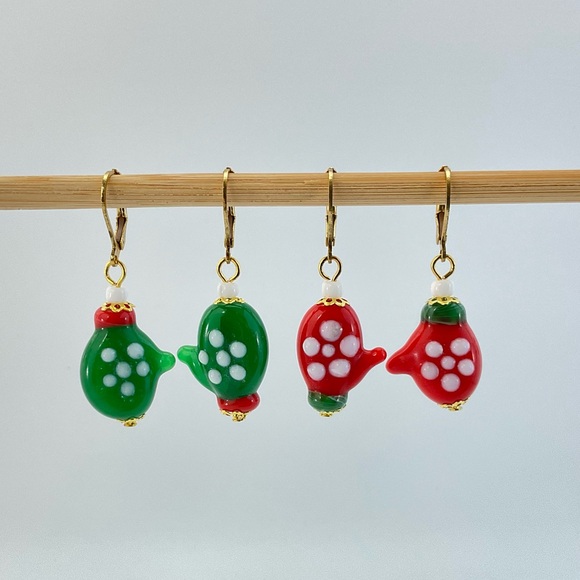 Host Pick! New Green Christmas Mitten Earrings, Handmade, Lamp Work Glass, Gift - Picture 4 of 10